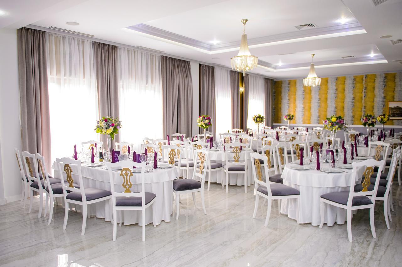 קלוז'-נאפוקה Royal Class Hotel מראה חיצוני תמונה