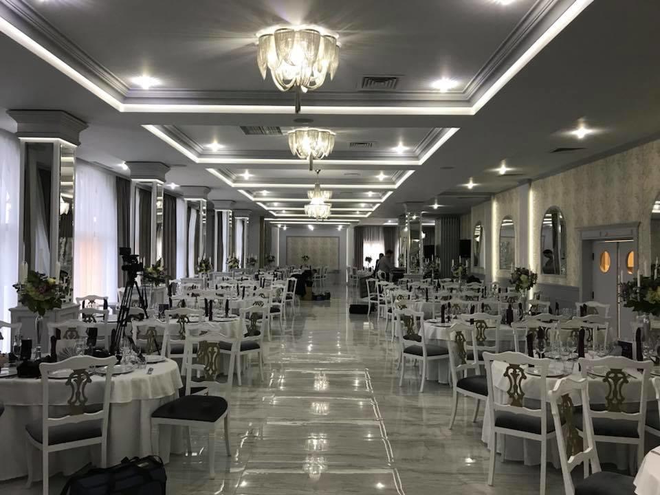 קלוז'-נאפוקה Royal Class Hotel מראה חיצוני תמונה